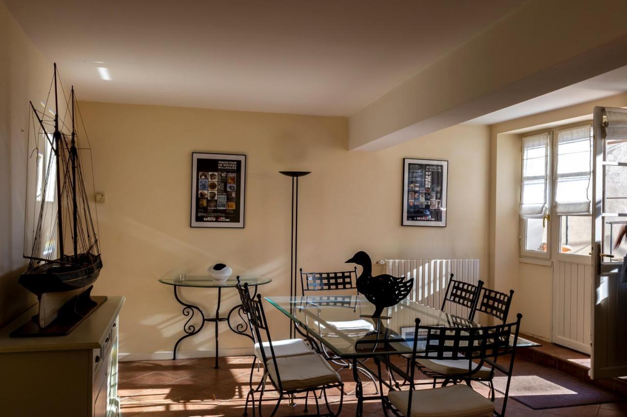 ¨Gite Du Cafe Suquet Giroussens Exteriér fotografie